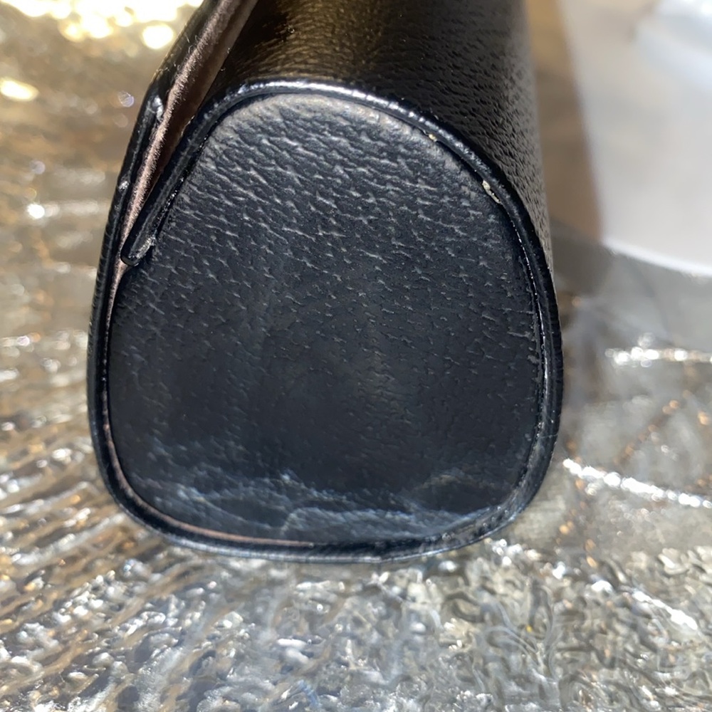 BURBERRY Sunglass/glass holder! Like new! - Picture 6 of 8